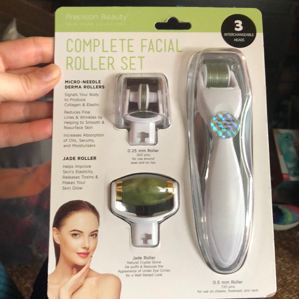 Complete Facial Roller Set new in package